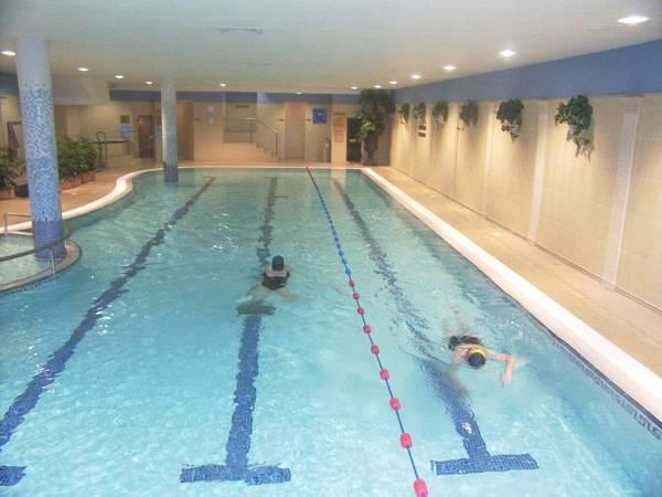Hibernian & Leisure Centre Hotel 3*